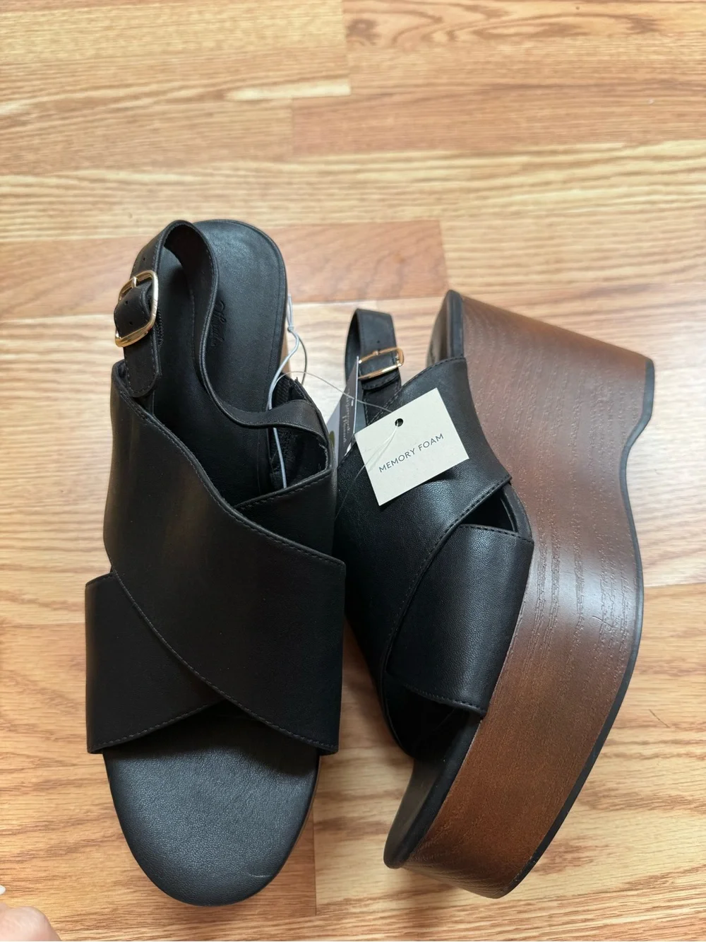 NWT Universal Thread Black Cross Strap Block Heel Sandals Size 11